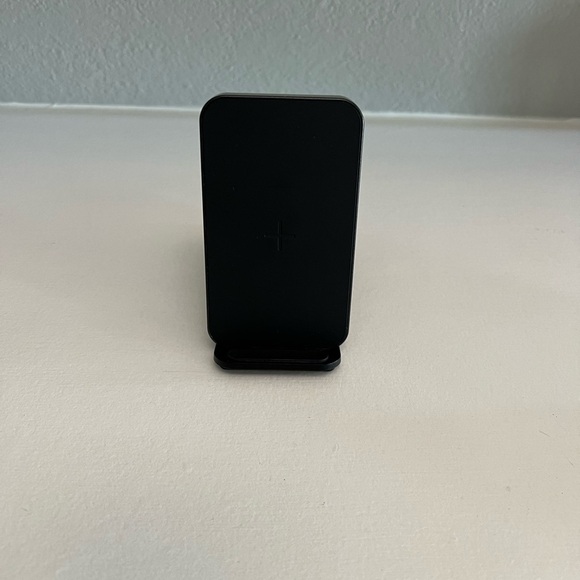 Wireless Charging Phone Stand - Picture 2 of 5